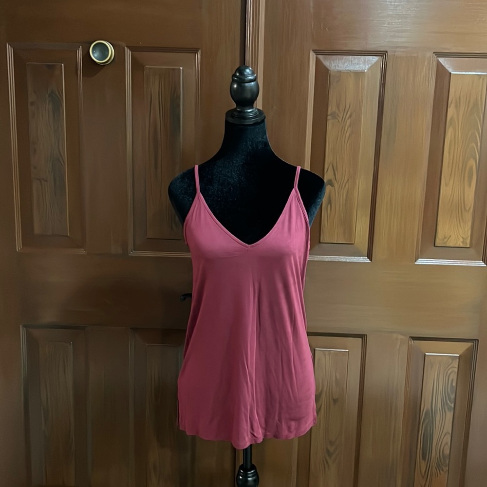 NWT women’s Old Navy, extra small burgundy tank top.